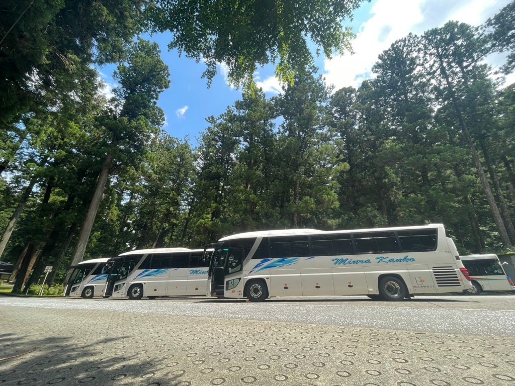 大型バス