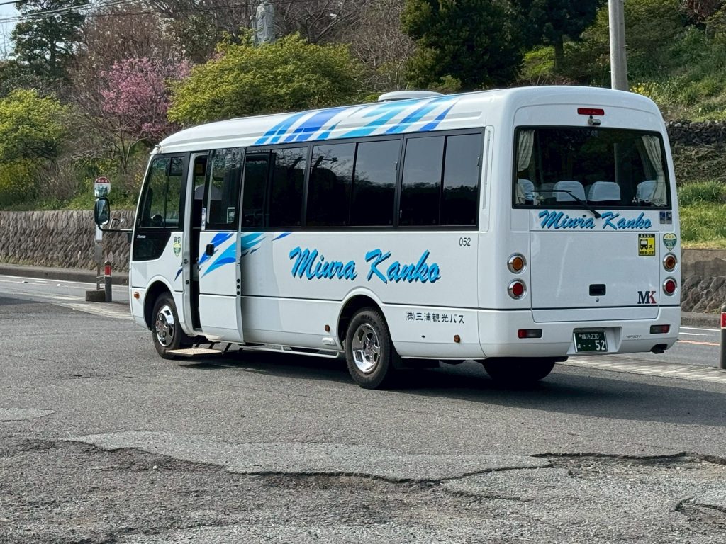 マイクロバス