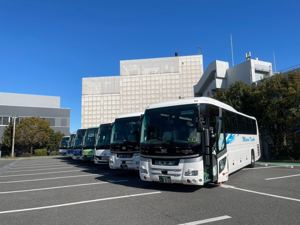 大型バス