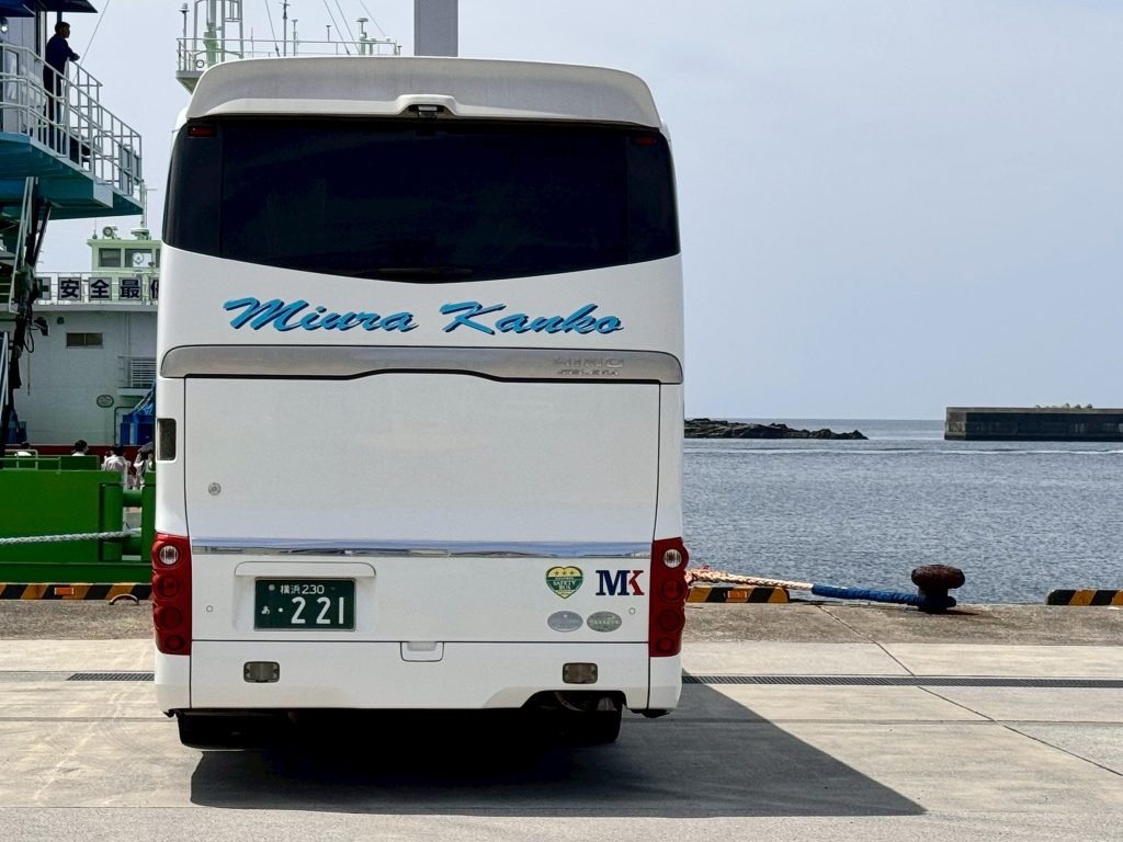 大型バス