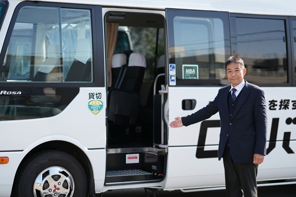 ロコバス湘南の運転手付きマイクロバス